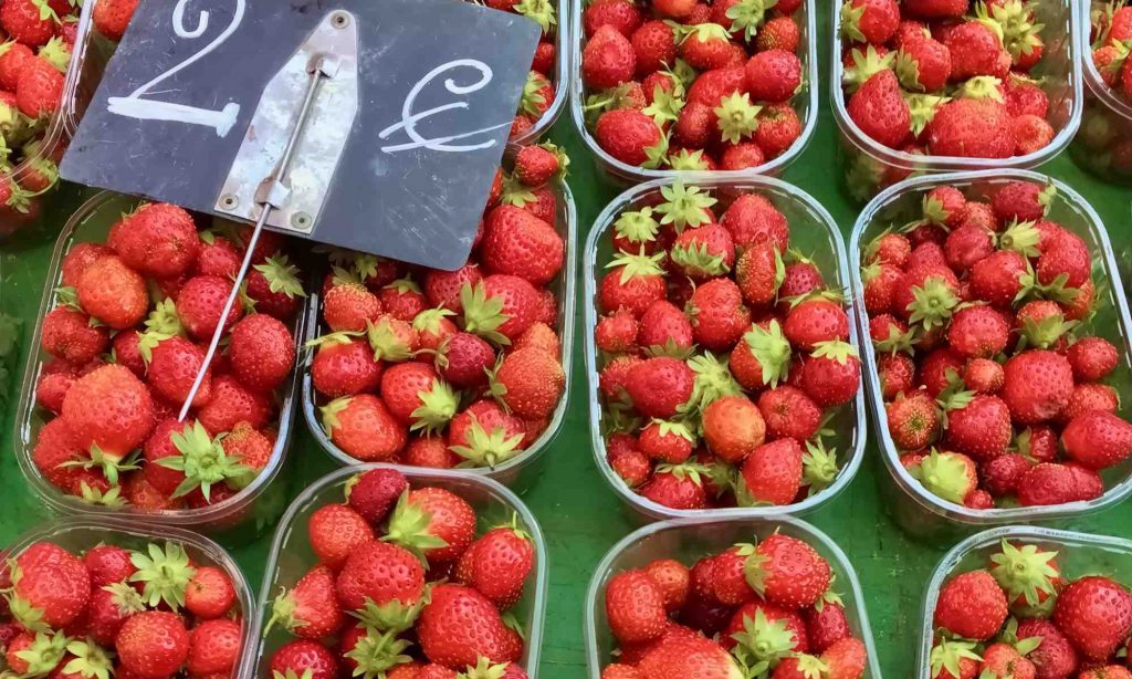 Markets in Mallorca - Local Strawberries - Pollensa Private Chefs